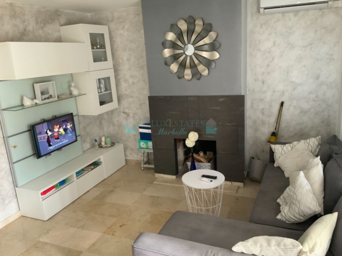 Penthouse for sale in Benamara, Estepona