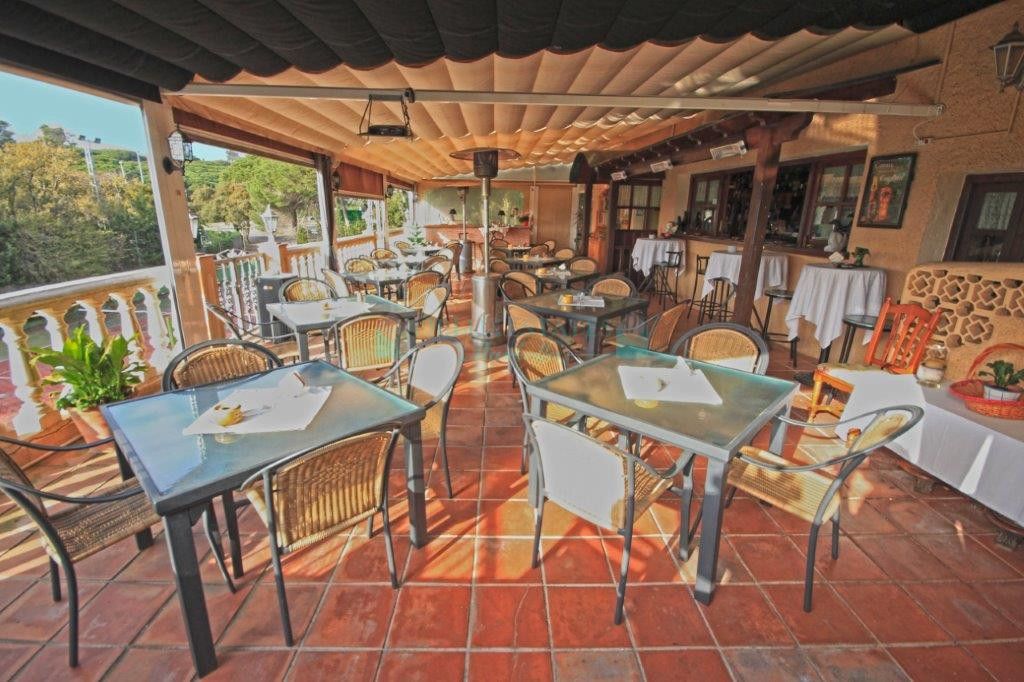 Restaurante en venta en  Marbesa, Marbella Este