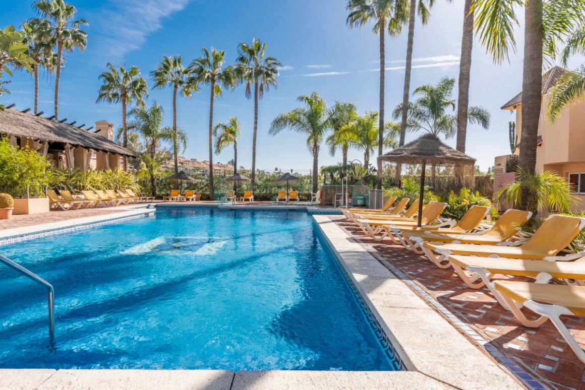 Town House for sale in Nueva Andalucia