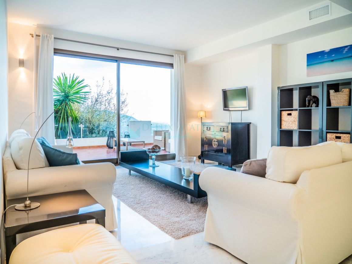 Apartment for sale in La Mairena, Marbella East