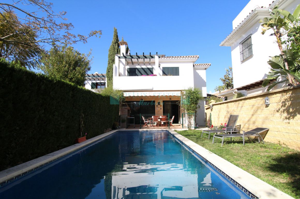 Semi Detached Villa for sale in San Pedro de Alcantara