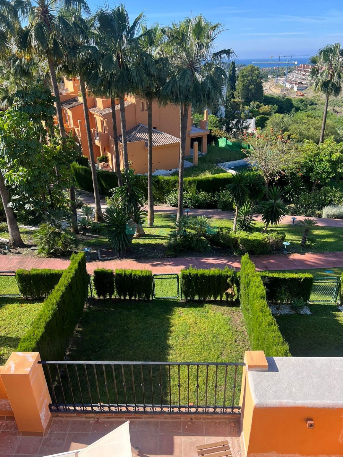 Semi Detached Villa for rent in Benahavis