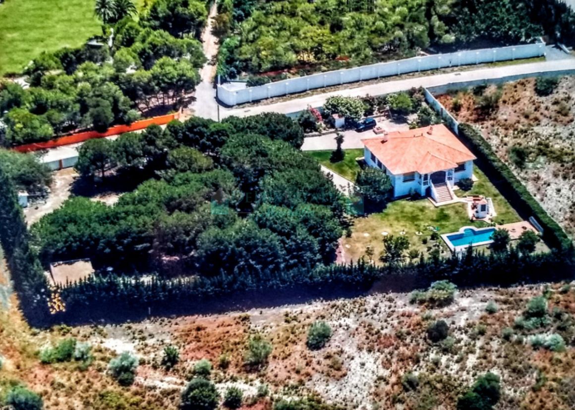 Finca for sale in Benahavis