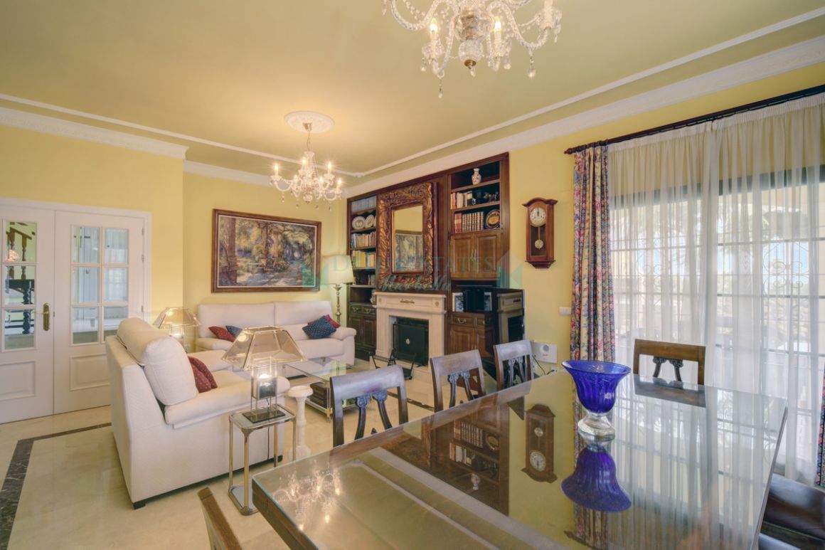 Villa for rent in Estepona