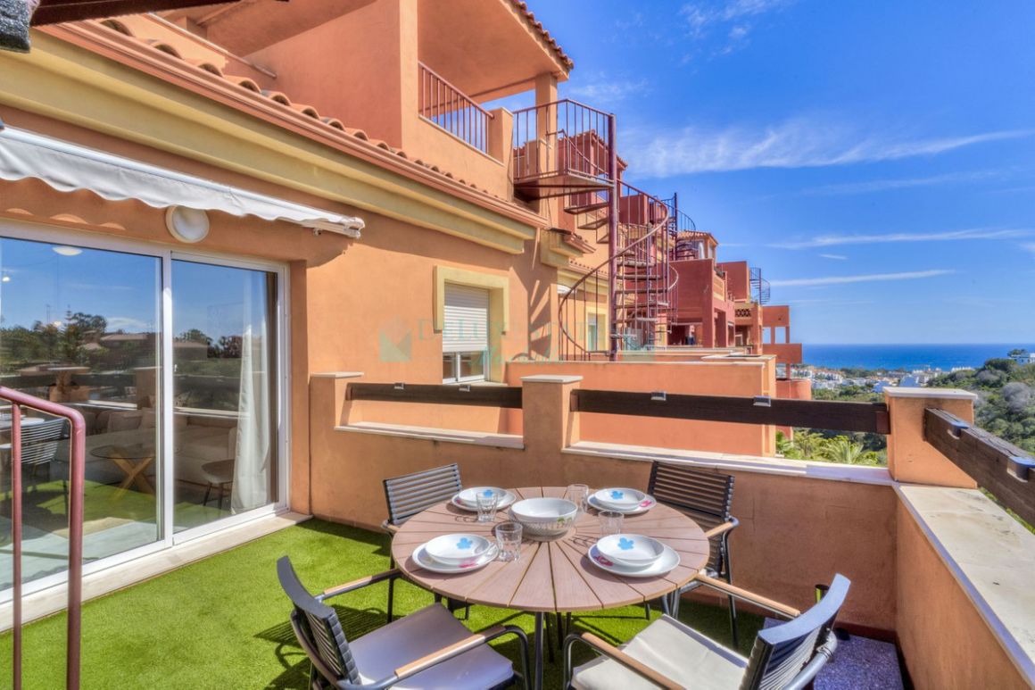 Penthouse for sale in La Reserva de Marbella, Marbella East