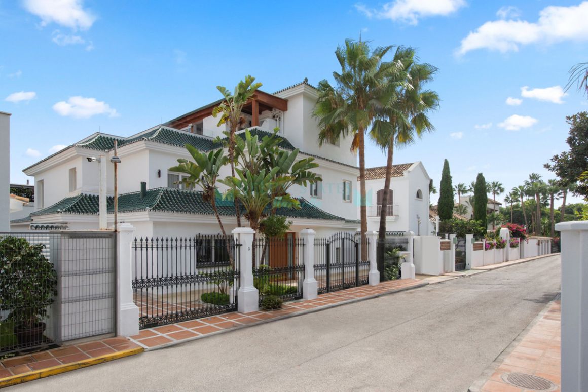 Villa for sale in Marbella Golden Mile