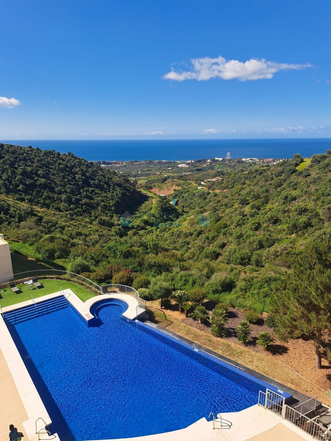Penthouse for sale in Los Altos de los Monteros, Marbella East