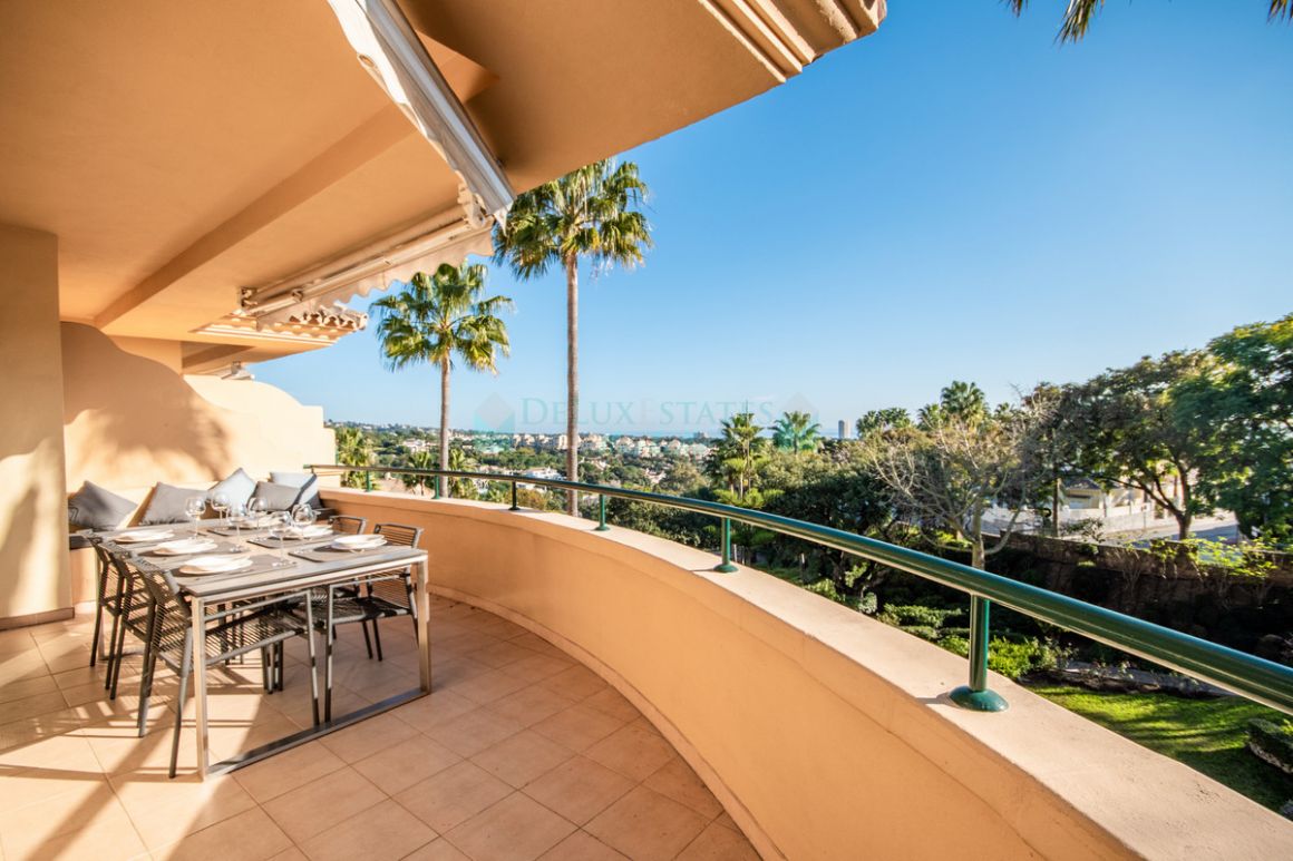 Apartment for rent in Elviria, Marbella East