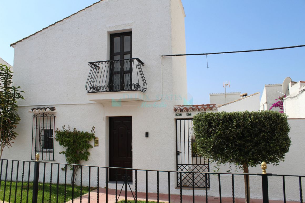 Town House for sale in Estepona