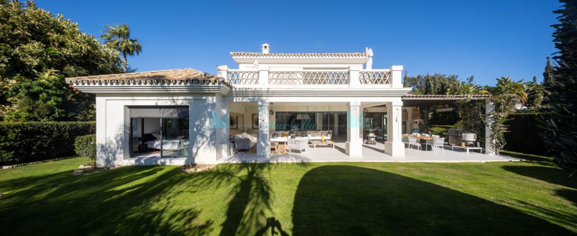 Villa for sale in  Guadalmina Baja, San Pedro de Alcantara