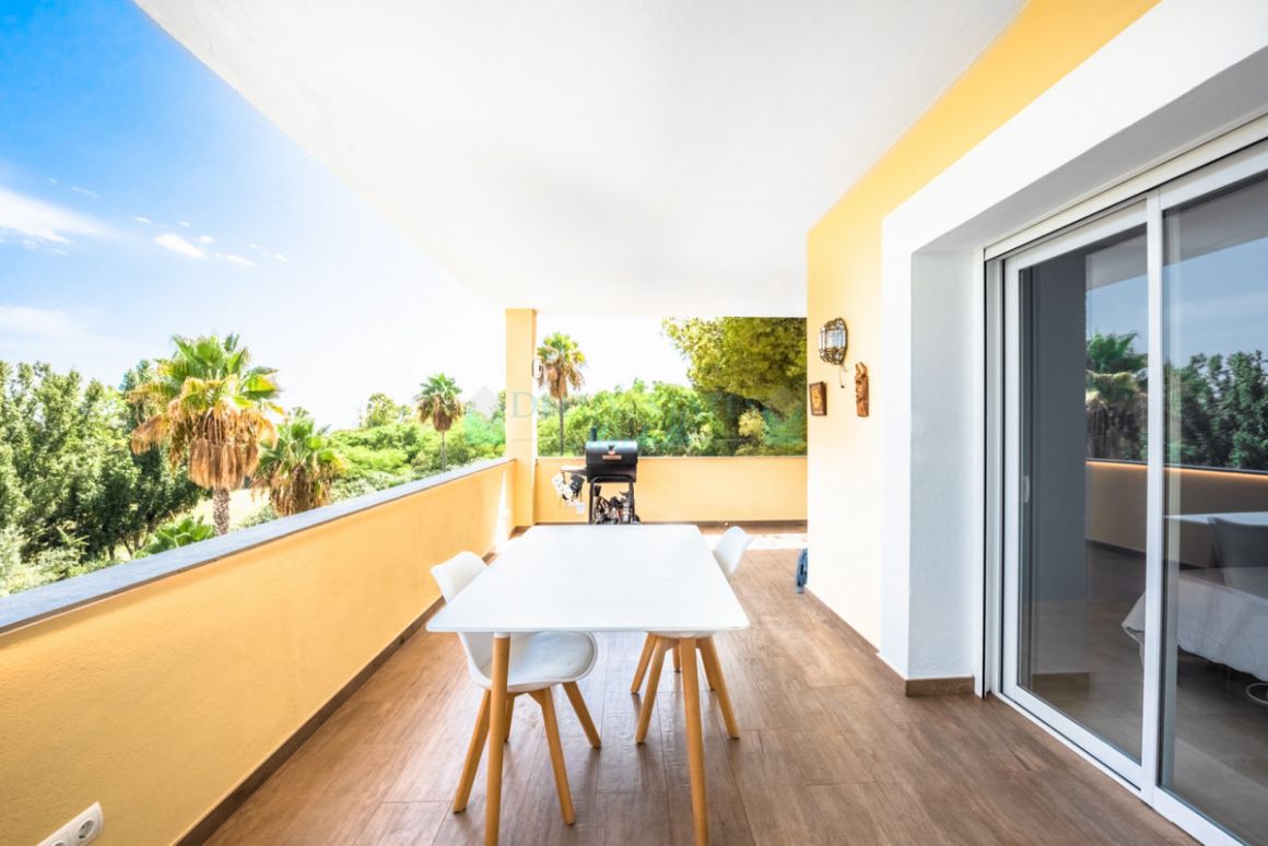Penthouse for sale in La Quinta, Benahavis