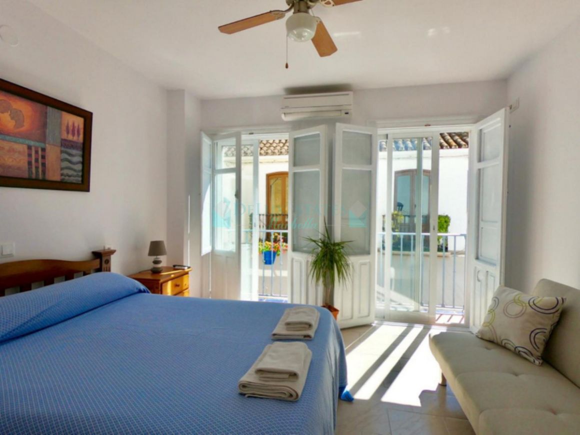 Hotel for sale in Estepona