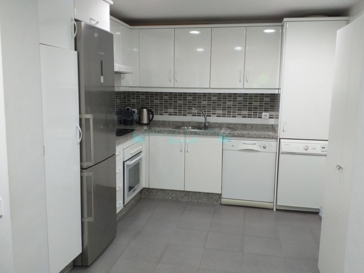 Town House for sale in Nueva Andalucia