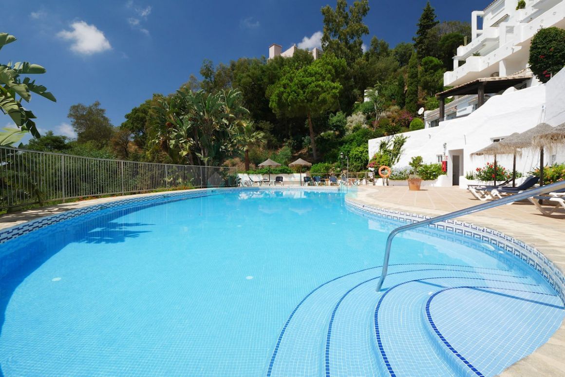 Apartment for sale in La Mairena, Marbella East
