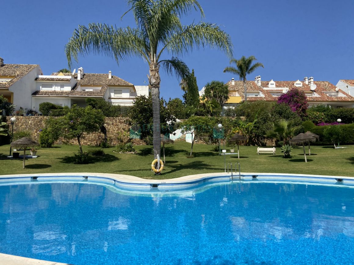 Town House for sale in Atalaya, Estepona