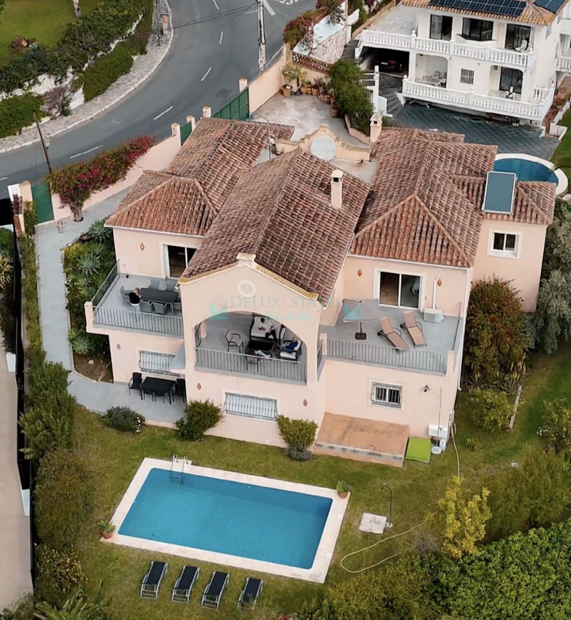 Villa for sale in  El Rosario, Marbella East