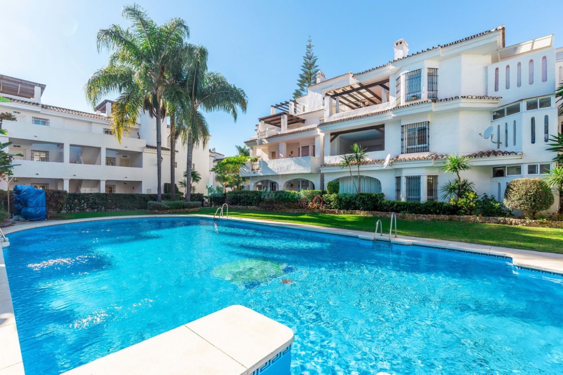Penthouse for sale in Nueva Andalucia