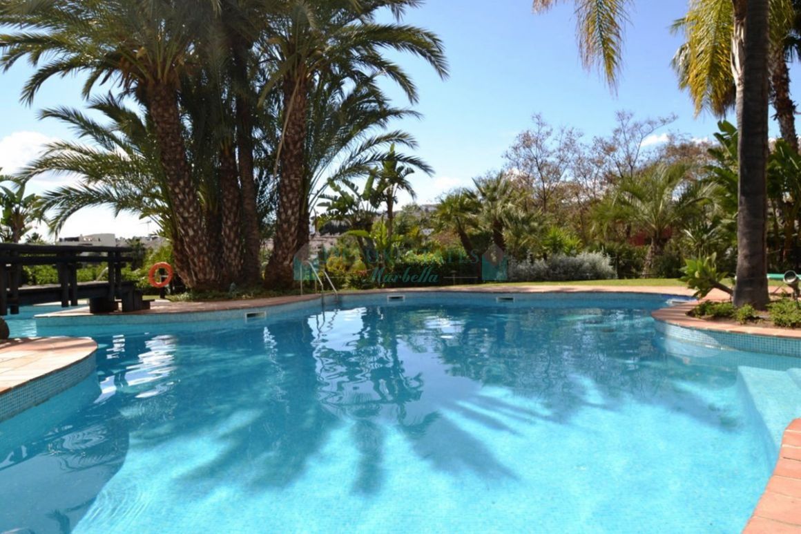 Apartment for rent in El Paraiso, Estepona