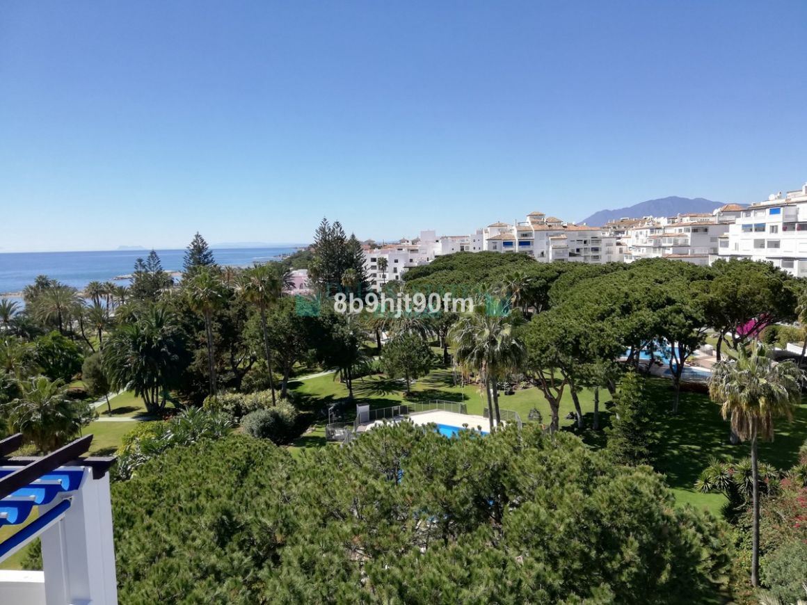 Penthouse for sale in Marbella - Puerto Banus