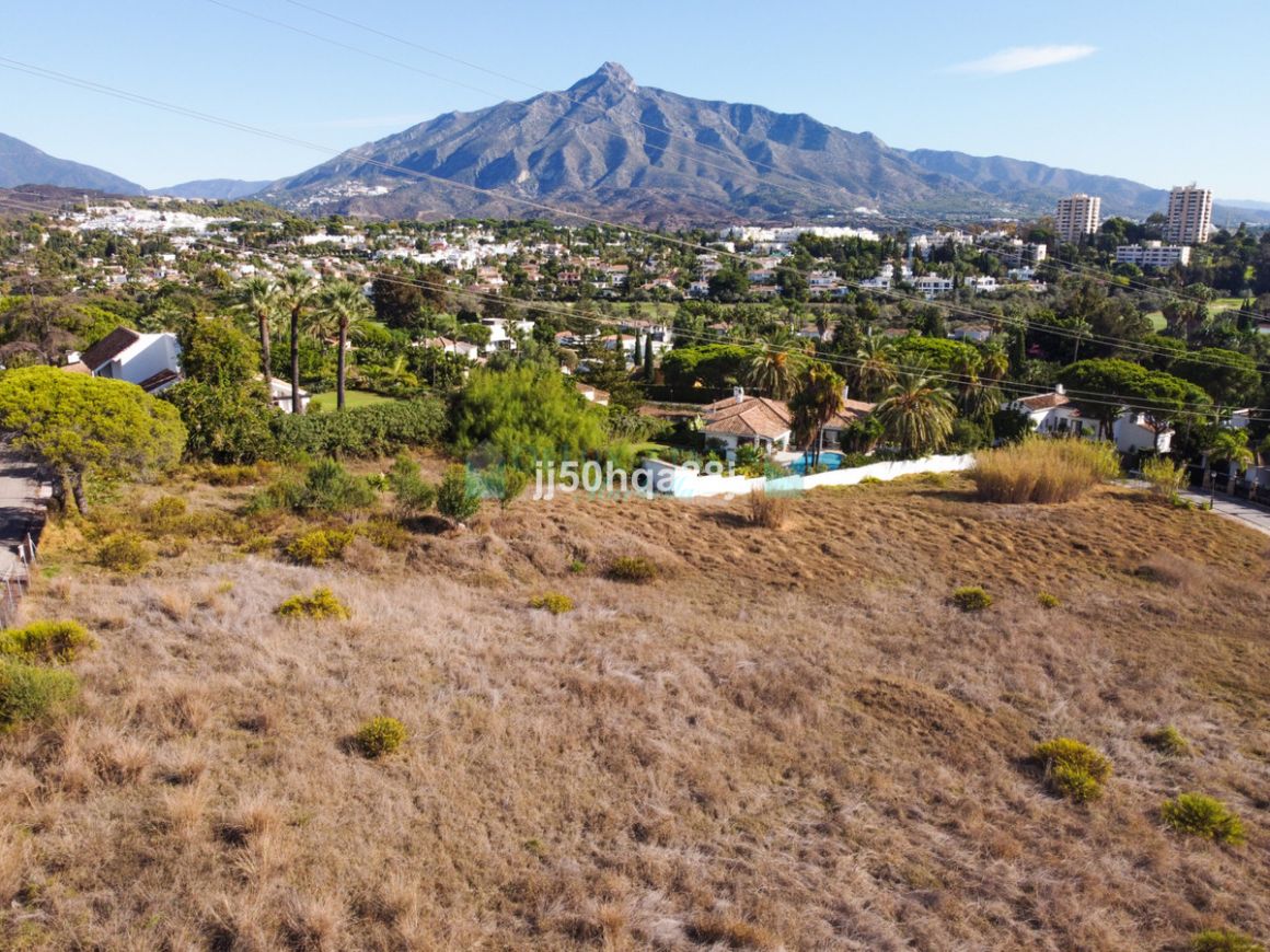 Residential Plot for sale in Nueva Andalucia