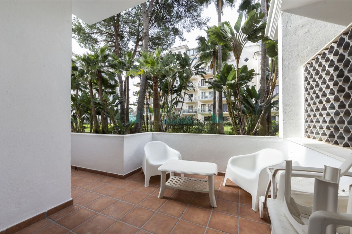 Ground Floor Apartment for sale in Nueva Andalucia
