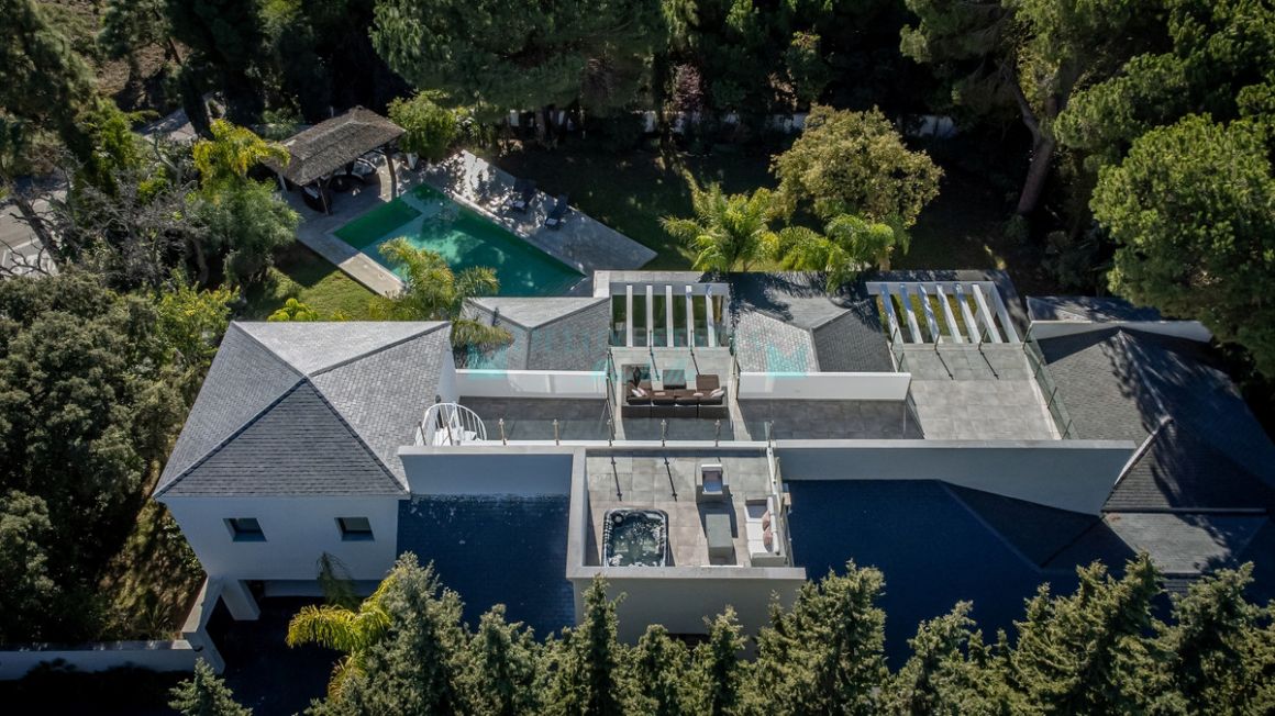 Villa for sale in Hacienda las Chapas, Marbella East