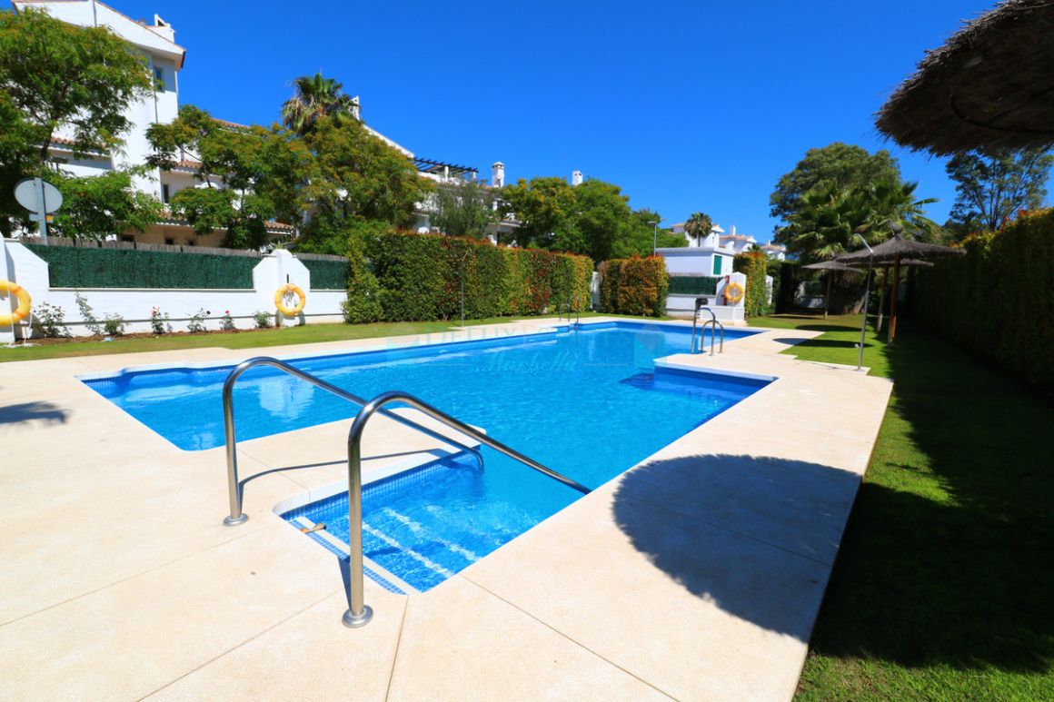 Penthouse for sale in Nueva Andalucia
