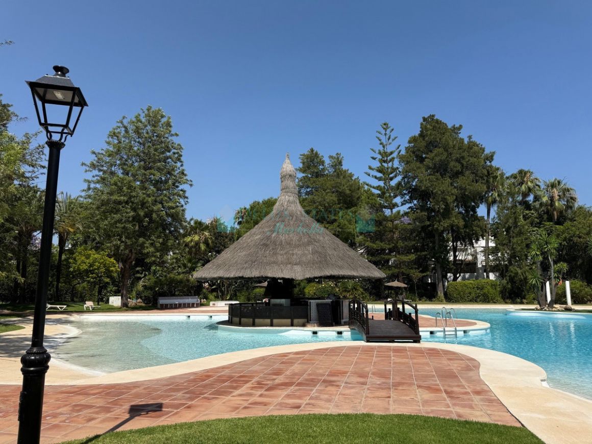 Ground Floor Apartment for sale in Estepona