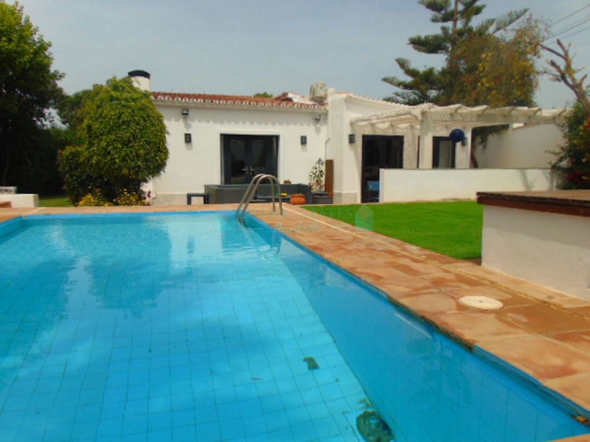 Villa for sale in San Pedro de Alcantara