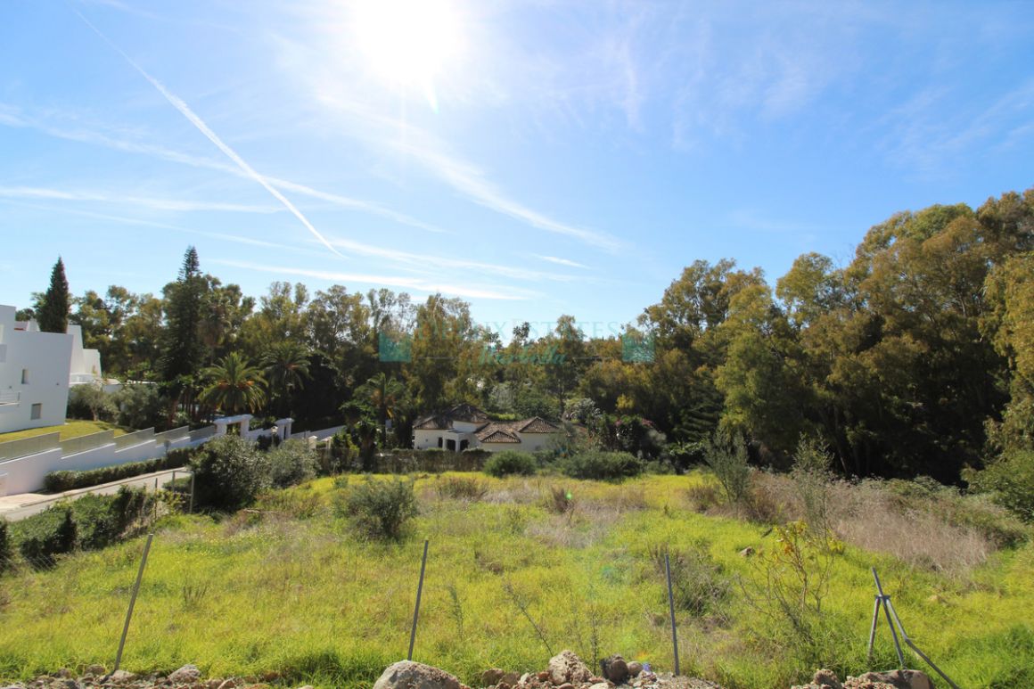 Residential Plot for sale in Nueva Andalucia