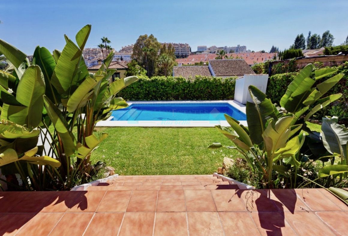 Villa for sale in Marbella - Puerto Banus