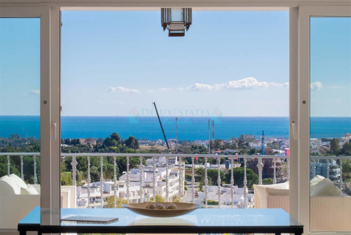 Villa for sale in La Quinta, Benahavis