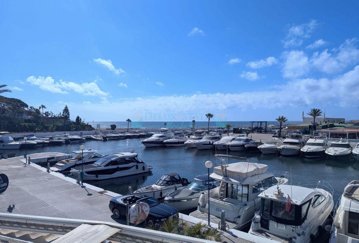 Apartment for sale in Cabopino, Marbella East