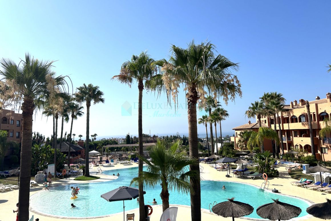 Ground Floor Apartment for sale in Benahavis