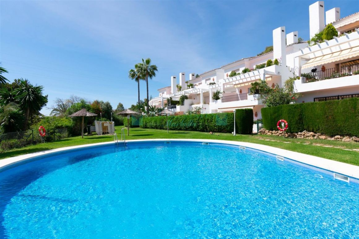 Ground Floor Apartment for sale in Benahavis