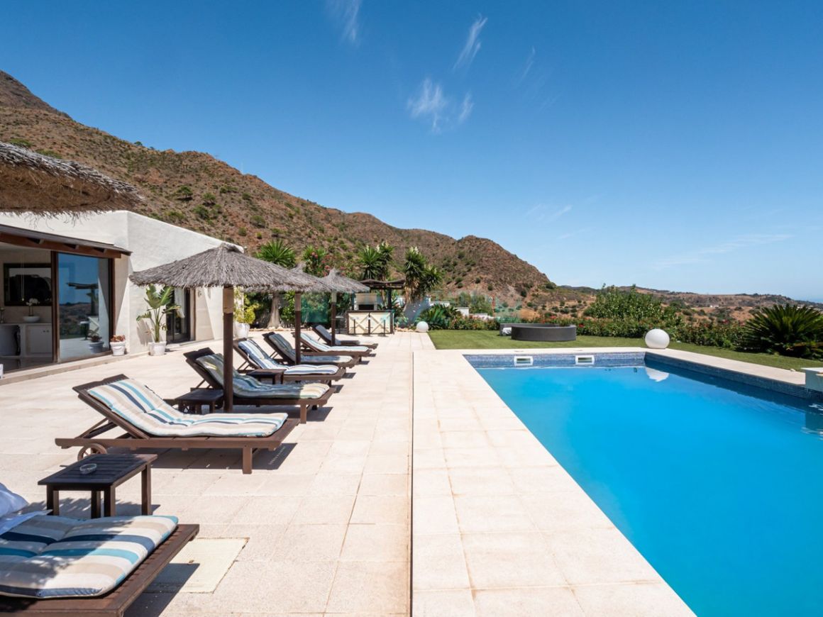Villa in Estepona