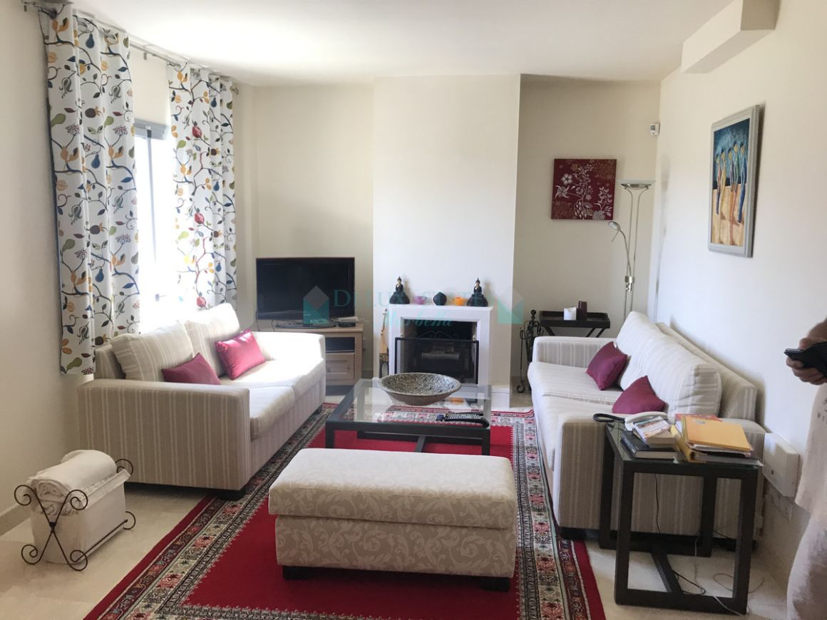 Town House for sale in Cabopino, Marbella East