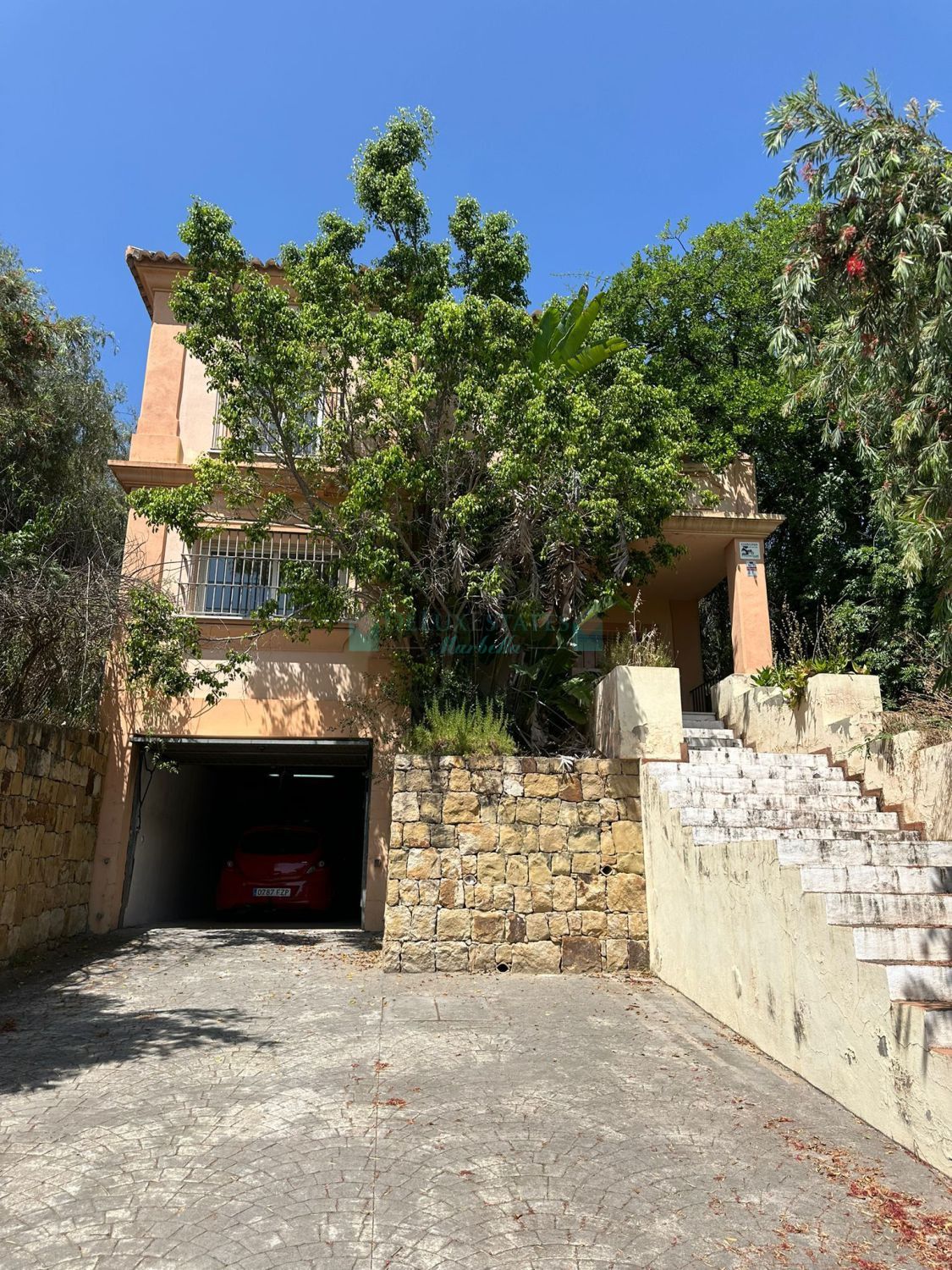 Town House for sale in Nueva Andalucia