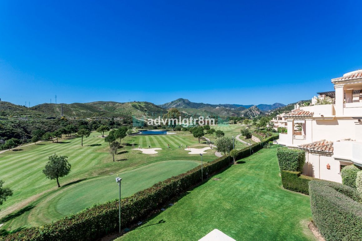 Apartment for rent in Benahavis