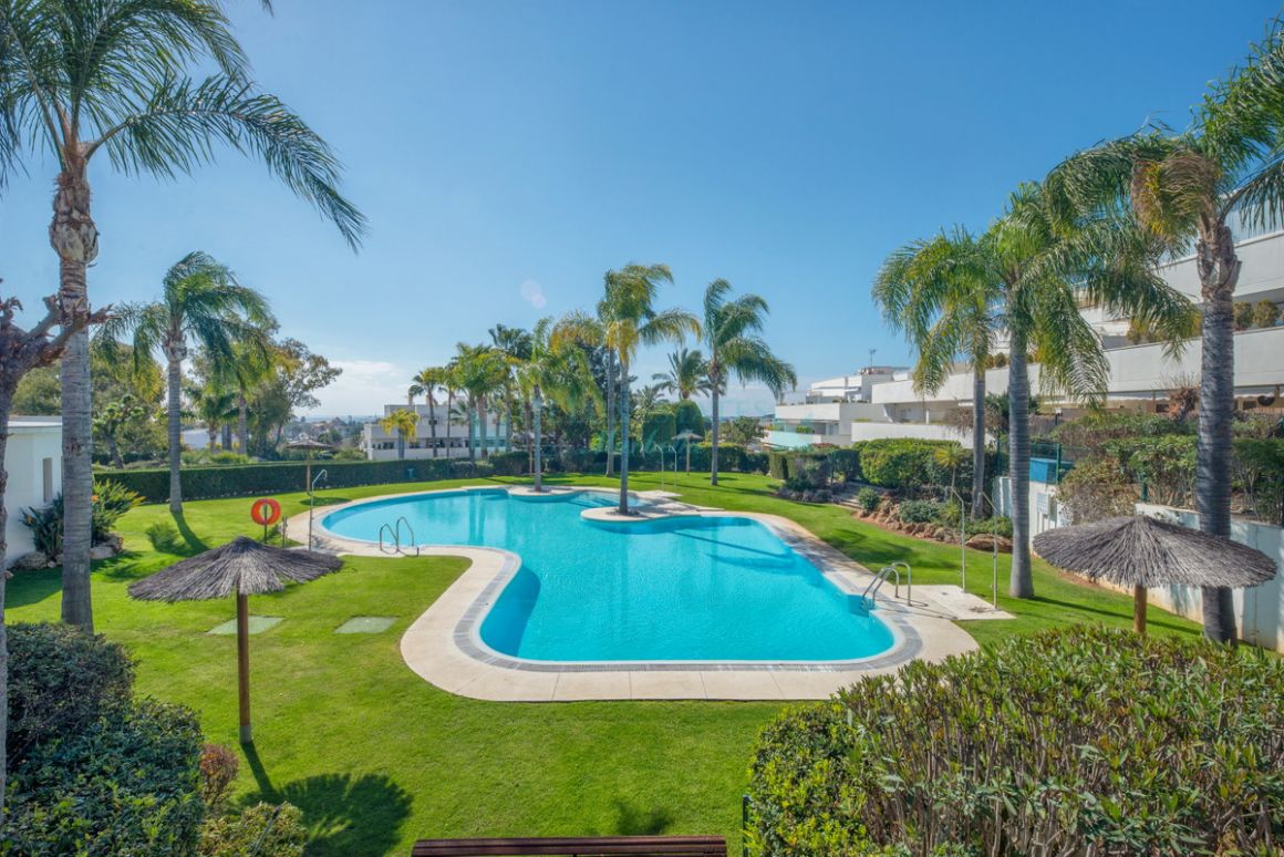 Penthouse for sale in Nueva Andalucia