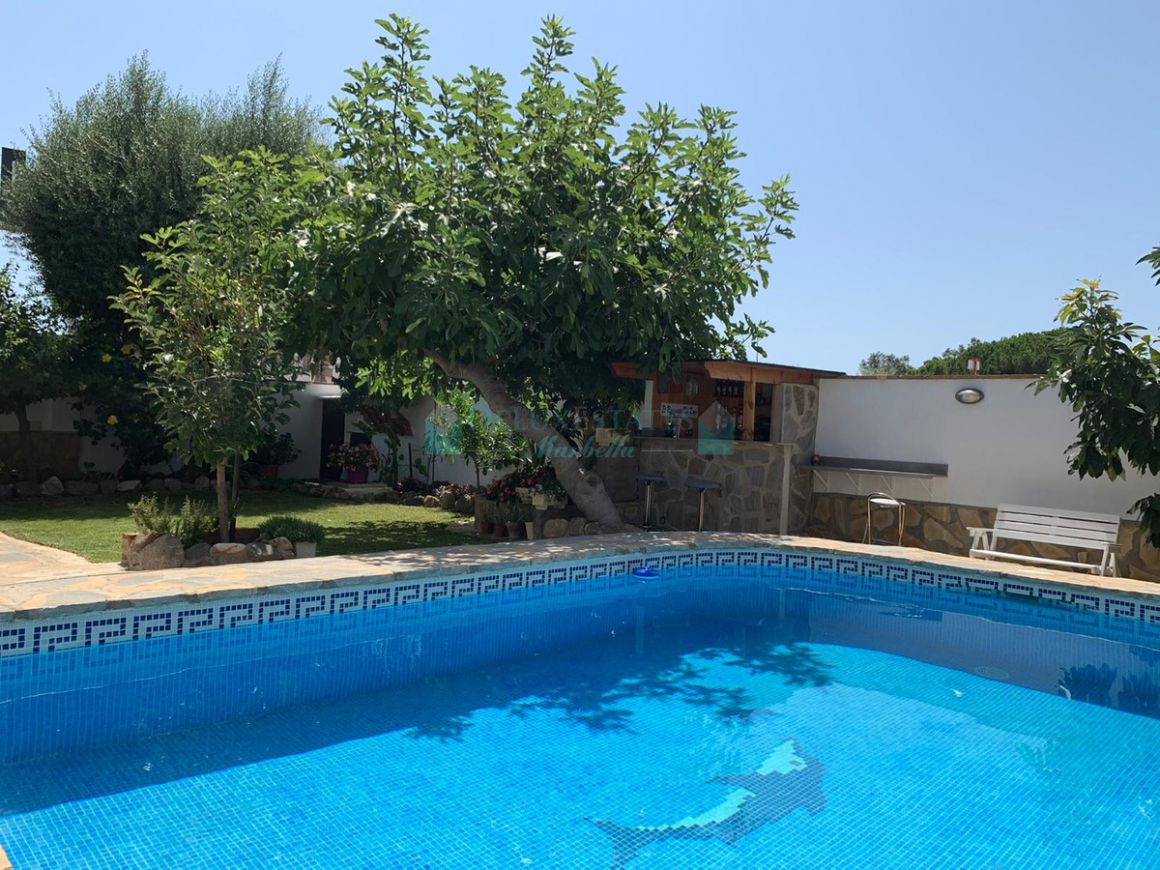 Villa in El Rosario, Marbella East