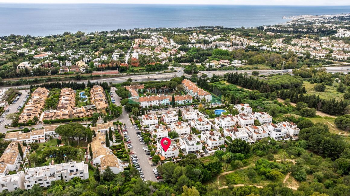 Semi Detached Villa for sale in Nagüeles, Marbella Golden Mile
