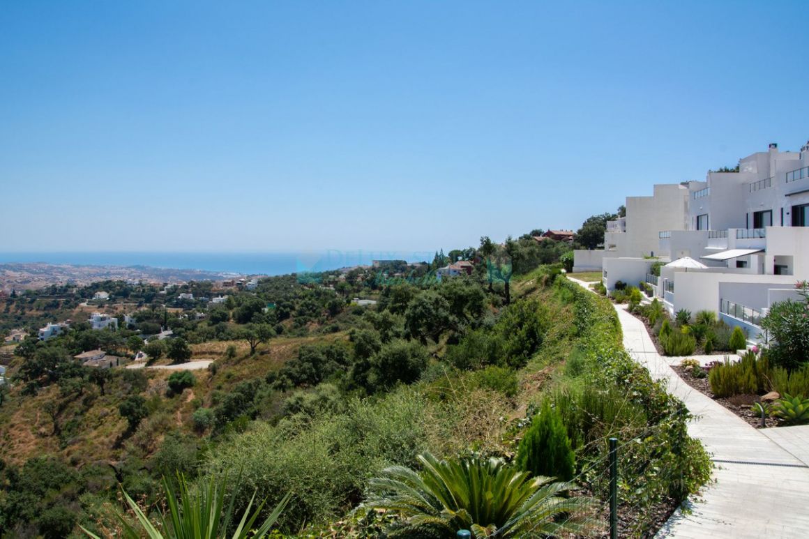 Town House for sale in La Mairena, Marbella East