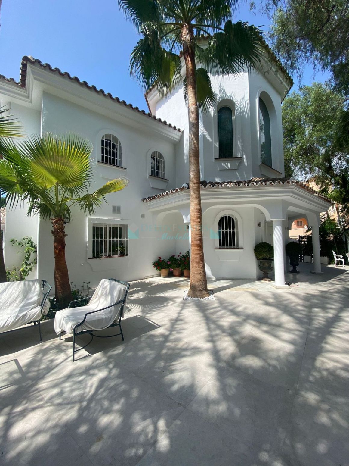 Villa en alquiler en  El Rosario, Marbella Este
