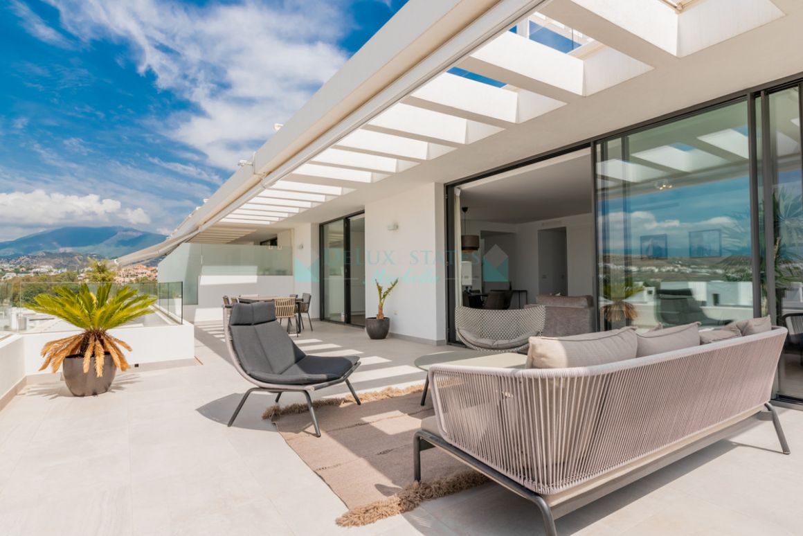Penthouse for sale in Atalaya, Estepona