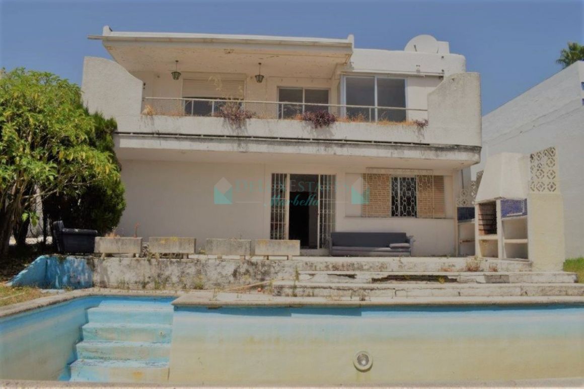 Villa for sale in Guadalmina Alta, San Pedro de Alcantara