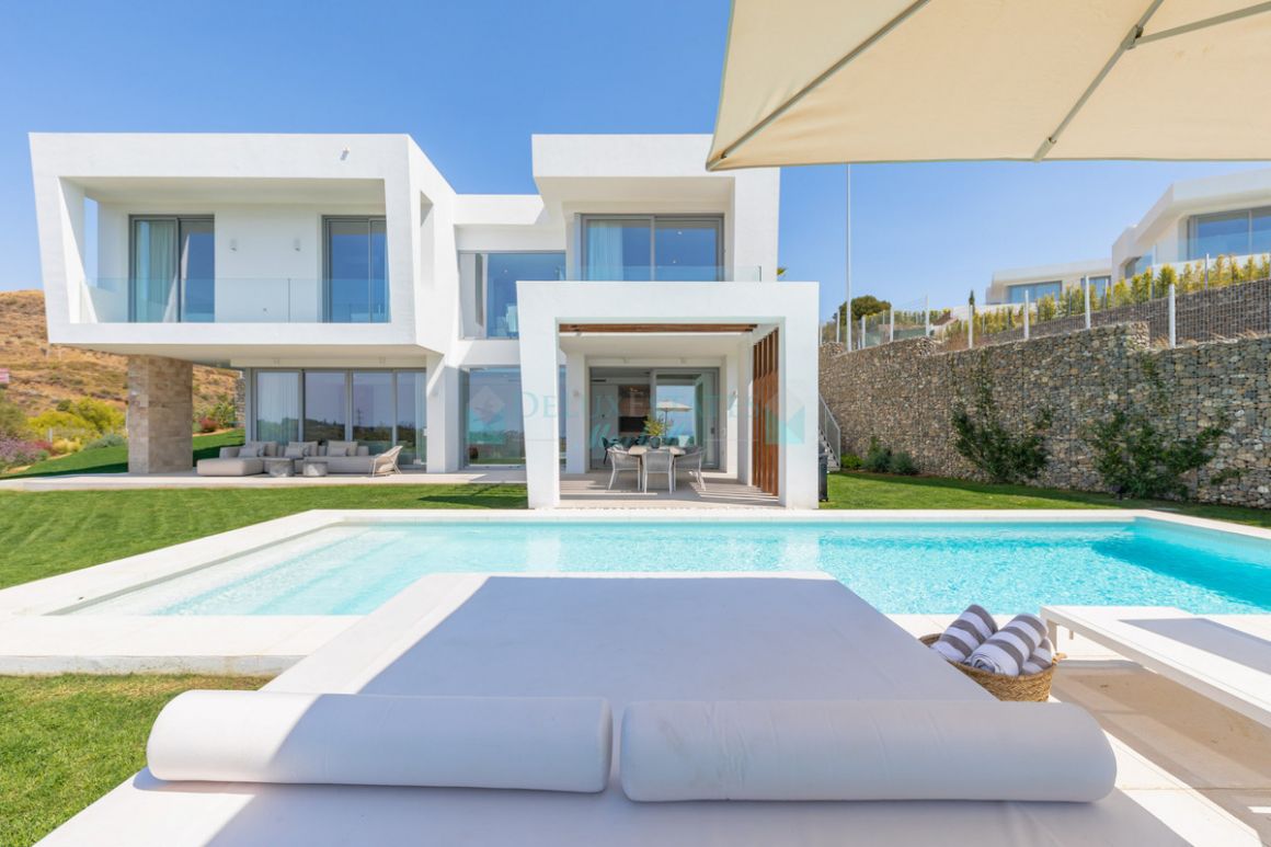 Villa en venta en  Santa Clara, Marbella Este