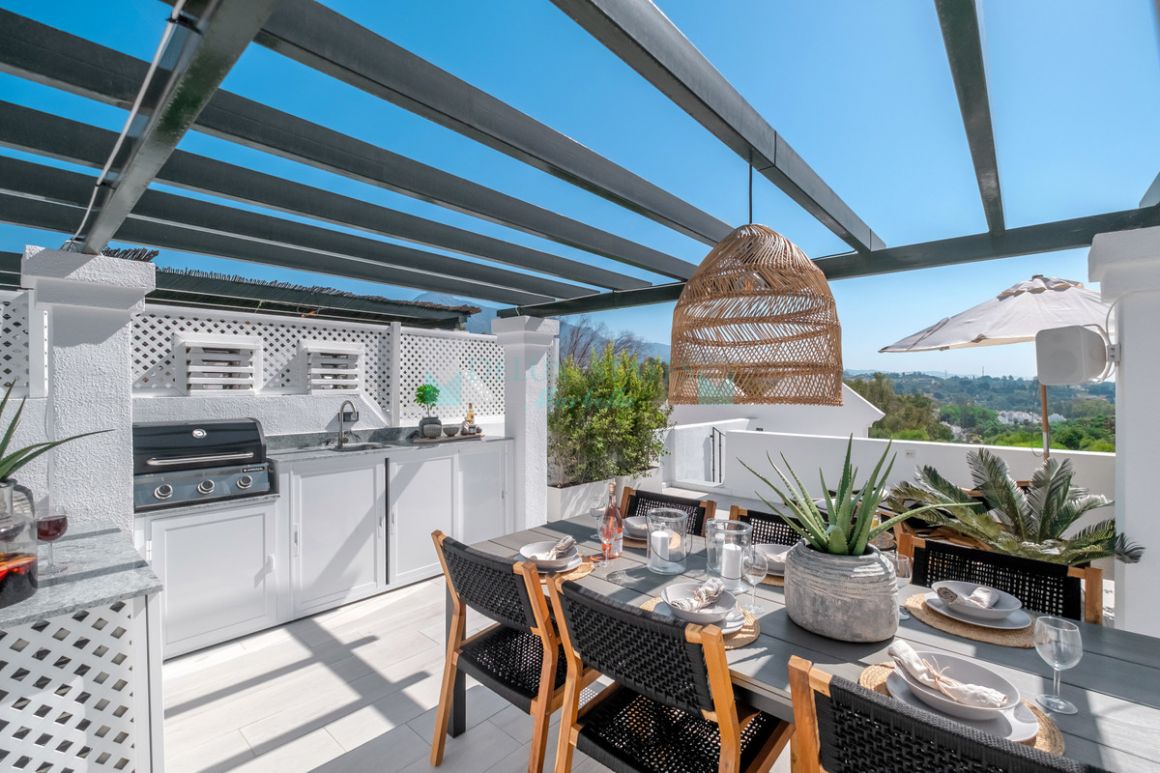 Town House for sale in Aloha, Nueva Andalucia