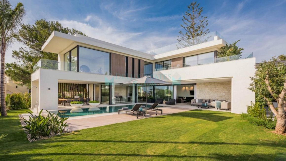 Villa for sale in Marbesa, Marbella East