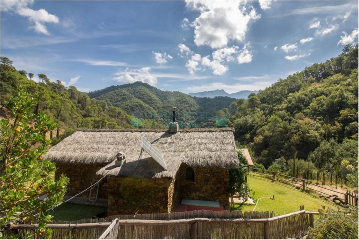 Hotel for sale in Istan